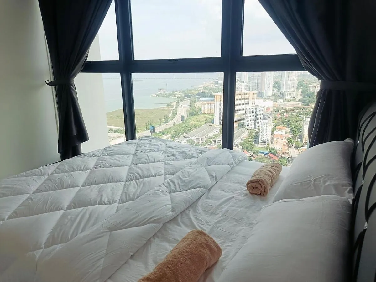 Familystay Home 3Br-10Pax Urban Suites 조지타운 0*,  말레이시아