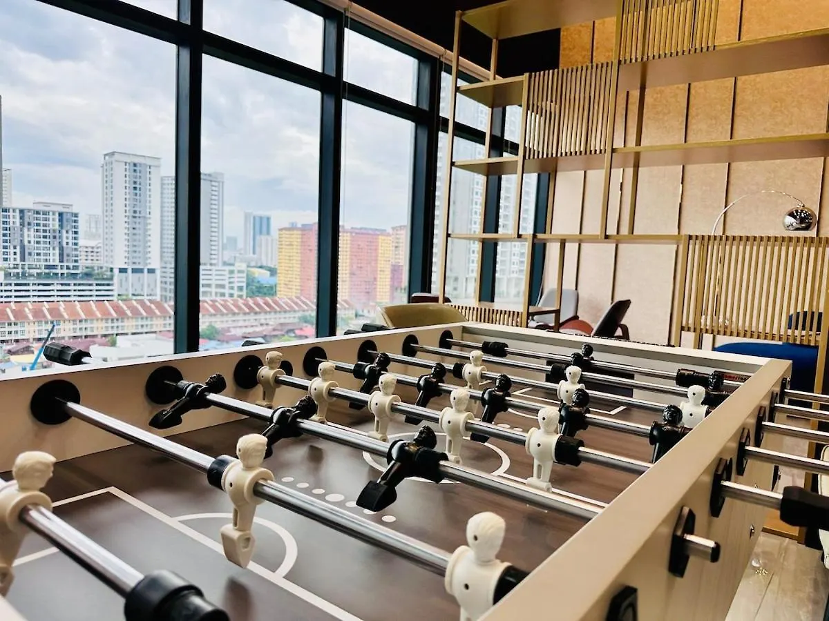 Familystay Home 3Br-10Pax Urban Suites 조지타운 0*,  말레이시아